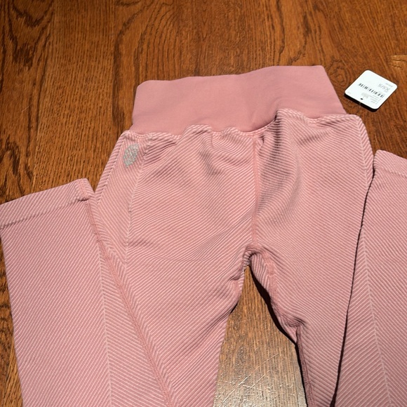 NWT FP MOVEMENT LEGGINGS SIZE XS/S - Picture 7 of 7